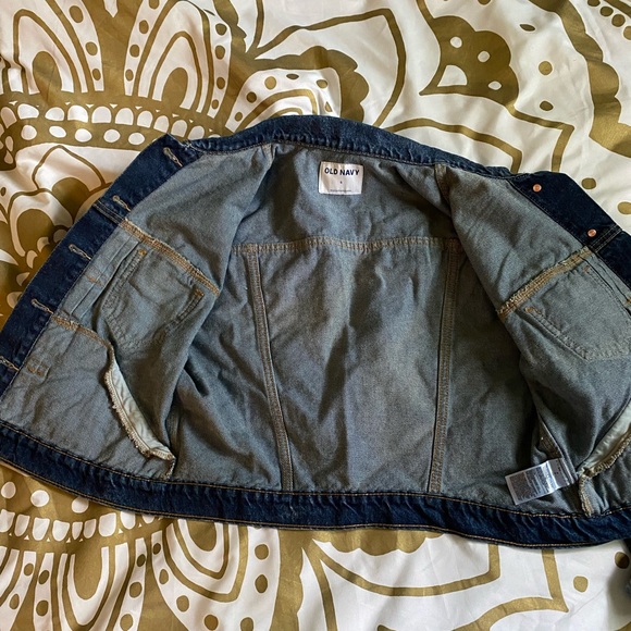 Cropped Medium Wash Jean Jacket - Picture 6 of 16